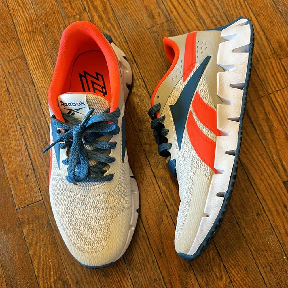 Reebok sneakers. Excellent condition. Fit like women’s 7/7.5